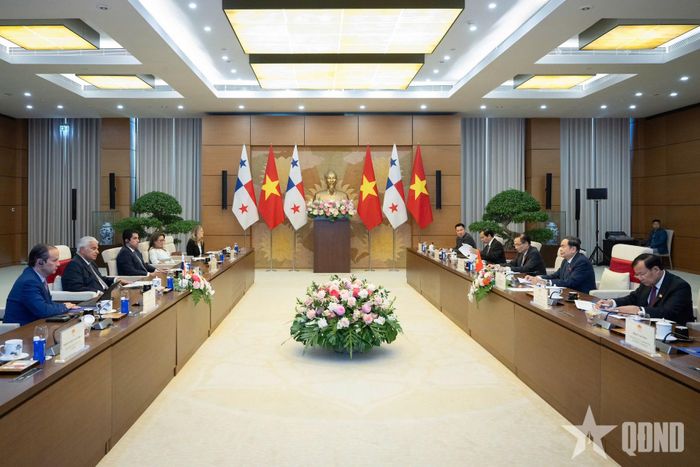Quang cảnh cuộc hội kiến.