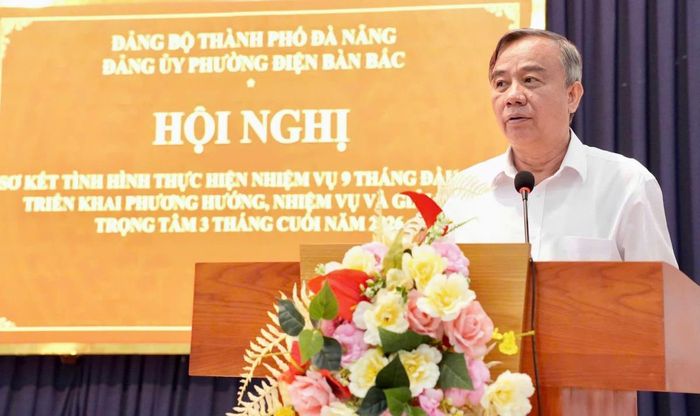 Đồng chí Trần Xuân Vinh - Ủy viên BTV Thành ủy, Phó Chủ tịch HĐND thành phố Đà Nẵng phát biểu.