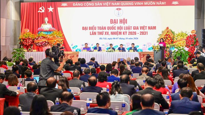 Đại hội đại biểu toàn quốc Hội Luật gia Việt Nam lần thứ XV với sự tham dự của 219 đại biểu chính thức đại diện cho hơn 100.000 hội viên Hội Luật gia Việt Nam trong cả nước. Ảnh: ĐỖ TRUNG