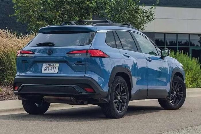 Trong khi đó, bản Hybrid SE – hiện là lựa chọn Hybrid thấp nhất – có giá khởi điểm từ 31.415 USD (khoảng 790 triệu đồng). Các mức giá này chưa bao gồm phí vận chuyển và giao xe.