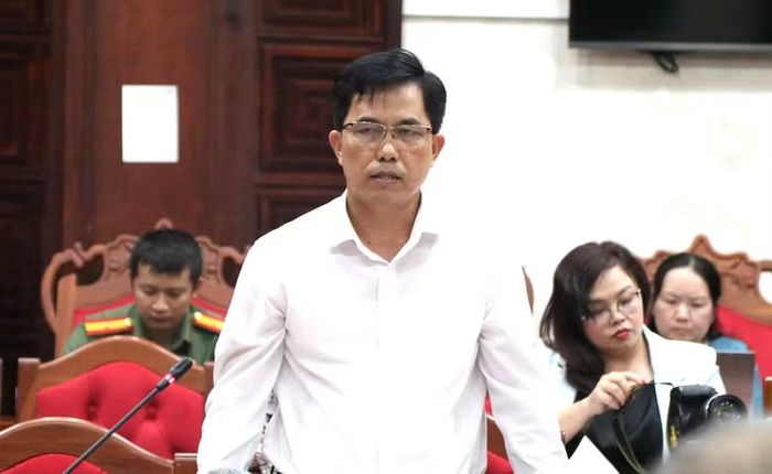 Ông Nguyễn Xuân Đá, Phó Giám đốc Sở GD&ĐT Đắk Lắk trao đổi. (Ảnh: TH)