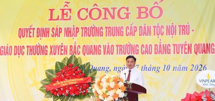 Ông Đỗ Anh Tuấn, Phó Chủ tịch UBND tỉnh Tuyên Quang phát biểu tại buổi lễ.
