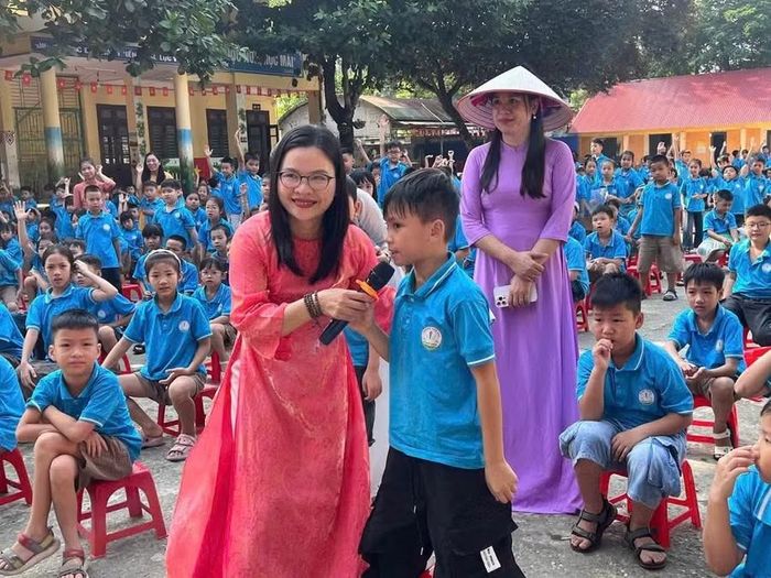 Bảo tàng Lịch sử Quốc gia tổ chức chương trình Câu lạc bộ “Em yêu Lịch sử” tại Thái Nguyên.