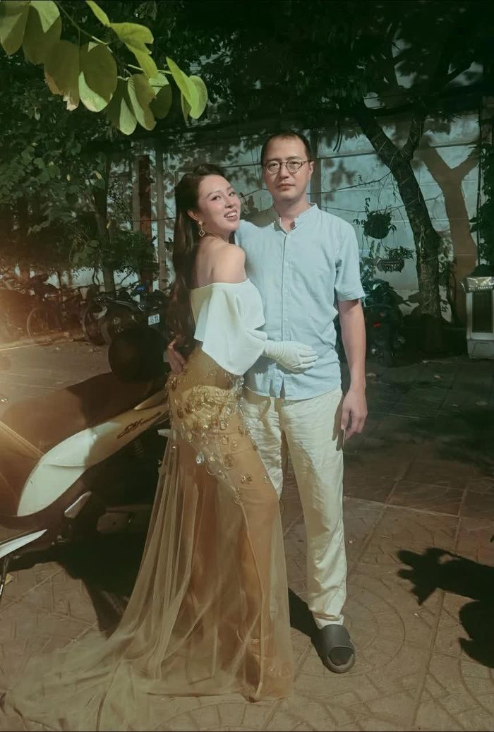 Ca sĩ Bảo Trâm được chồng tháp tùng đi diễn.