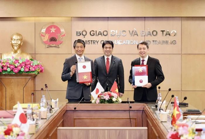 Lễ trao Công hàm giữa Chính phủ Việt Nam và Chính phủ Nhật Bản về Học bổng Phát triển nguồn nhân lực Việt Nam - Nhật Bản năm tài khóa 2026. (Nguồn: Cổng thông tin điện tử Đảng Cộng sản Việt Nam)
