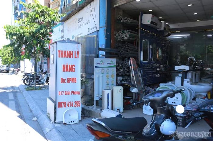 “Chúng tôi sẵn sàng bàn giao mặt bằng khi có thông báo của cơ quan chức năng. Tuy nhiên, điều người dân quan tâm nhất hiện nay là phương án tái định cư. Việc sớm xác định nơi ở mới là rất cần thiết để các gia đình chủ động ổn định cuộc sống, cho gia đình”, bà Thơ chia sẻ.