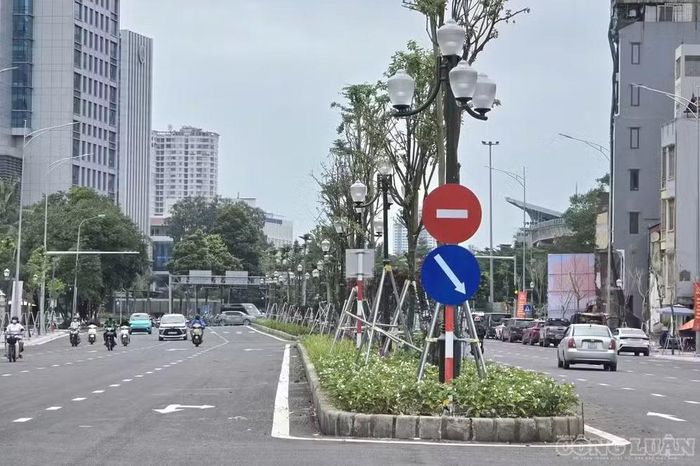 Dự án đường Vành đai 1 đoạn Hoàng Cầu - Voi Phục có kinh phí đầu tư khoảng 7.800 tỷ đồng, hiện đã thông xe đoạn Đê La Thành.