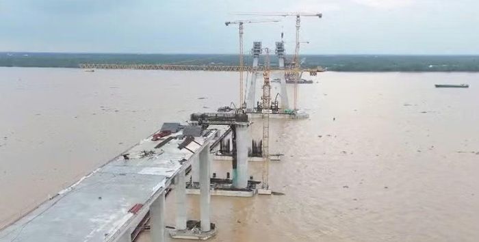 Cầu Đại Ngãi nối Vĩnh Long và Cần Thơ (Ảnh: Trí Trần)