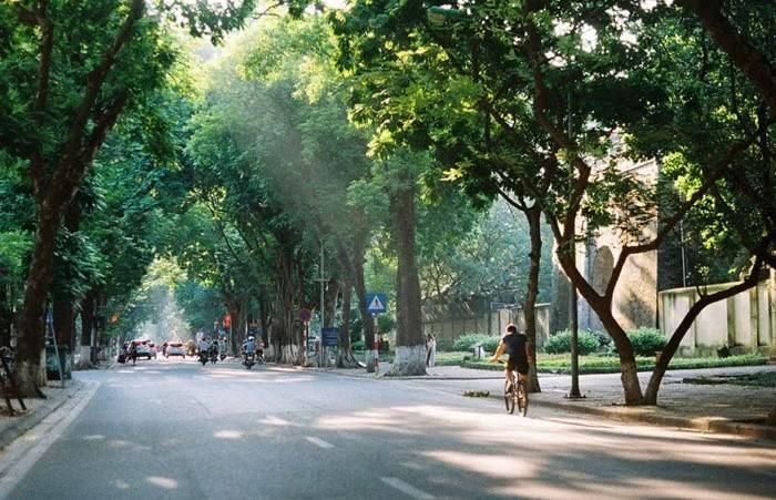 Ngày 8/10, thời tiết miền Bắc nắng hanh, sáng sớm trời lạnh. Ảnh: ST.