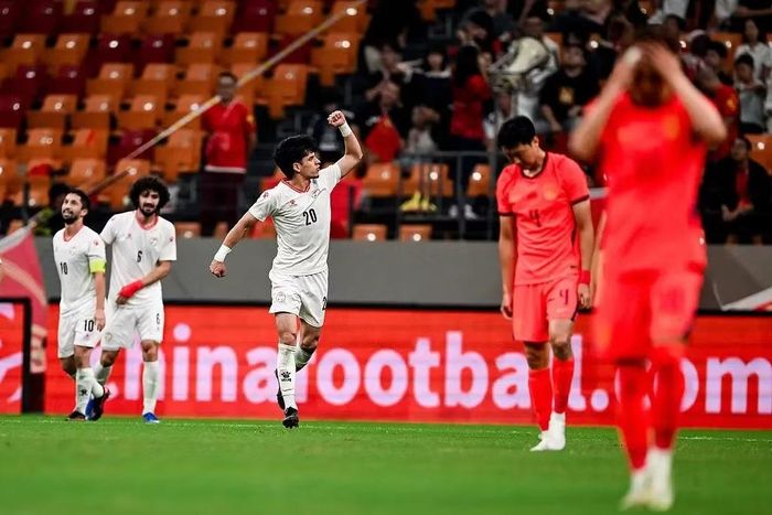 Tajikistan ăn mừng chiến thắng 1-0