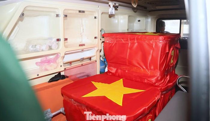 Quá trình vận chuyển, bàn giao thực hiện theo nguyên tắc “5 đúng”: Đúng mẫu, đúng hồ sơ, đúng niêm phong, đúng điều kiện bảo quản và đúng chuỗi bàn giao.