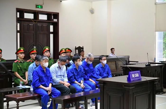 Các bị cáo tại phiên phúc thẩm.