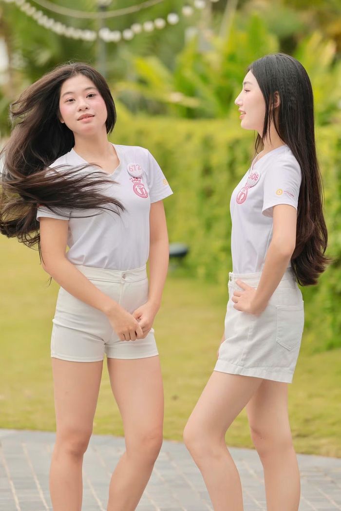 Theo bà, điều này cho thấy các bạn trẻ đang có xu hướng trân trọng vẻ đẹp tự nhiên, đồng thời lựa chọn hình ảnh nữ tính, mềm mại và thanh lịch hơn. “Mái tóc dài tự nhiên thường tạo cảm giác khỏe khoắn, trẻ trung và nữ tính”, bà nói.