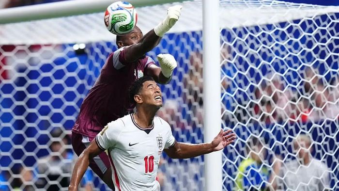 Mpasi thi đấu xuất sắc ở trận gặp Anh tại vòng 1/16 World Cup 2026