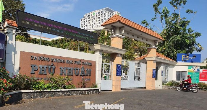 Trường THPT Phú Nhuận, TPHCM.