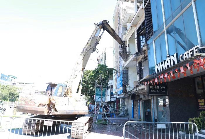 UBND phường đã tổ chức tháo dỡ công trình giải phóng mặt bằng tại địa chỉ 415 và 417 Giải Phóng