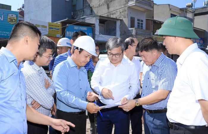 Phó Chủ tịch UBND Thành phố Hà Nội Trương Việt Dũng kiểm tra tiến độ dự án
