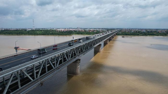 Hà Nội cấm xe tải, xe khách từ 16 chỗ trở lên qua cầu Thăng Long từ 9/10.