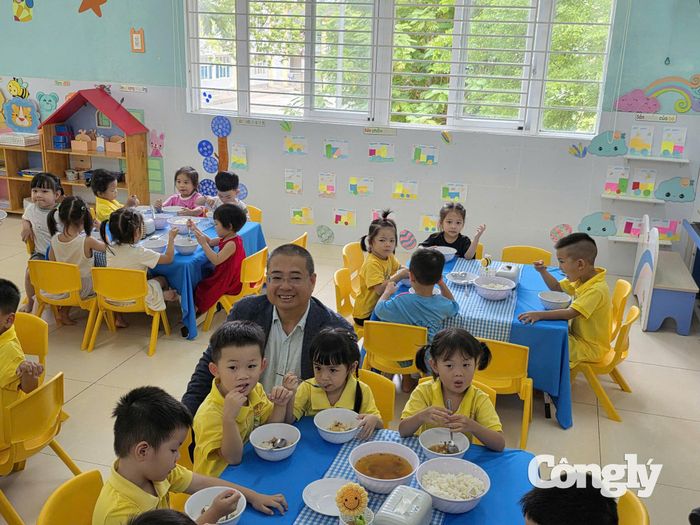 TP.HCM khuyến khích phụ huynh tham gia giám sát để nâng cao tính công khai, minh bạch trong tổ chức bữa ăn học đường.