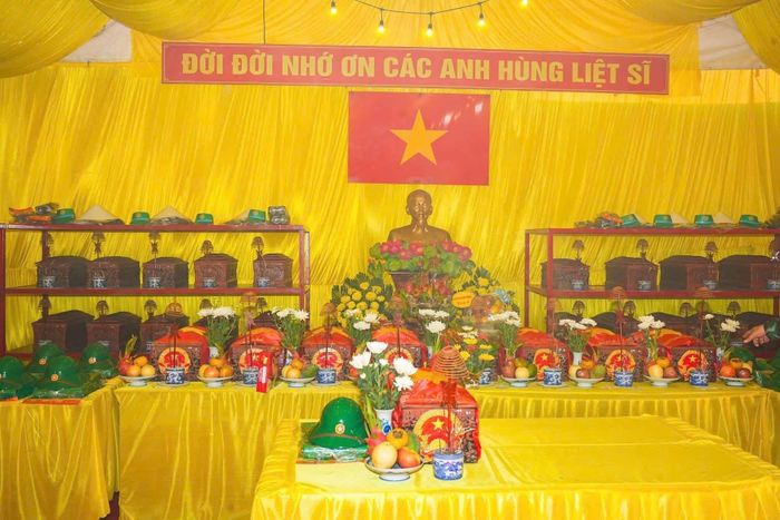 Hài cốt anh hùng liệt sĩ, đồng bào tử nạn quy tập tại khu vực Mả Chìa, xã Vĩnh Bảo, TP. Hải Phòng.
