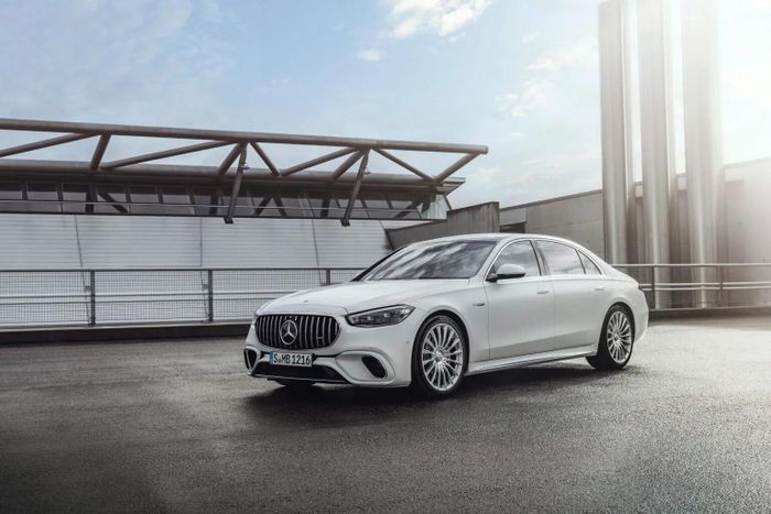 Mercedes-AMG S63 E Performance