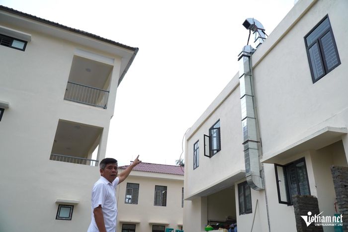 Ống hút mùi nhà bếp kêu to hướng ngay về phía phòng học 