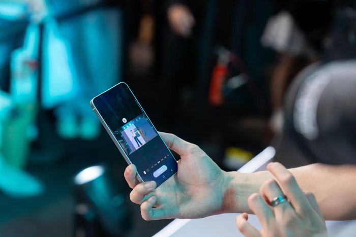 Tự tạo video My FanCam theo dấu chuyển động của chủ thể dễ dàng trên Galaxy S26 FE 