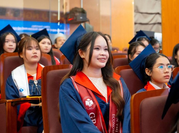 Lễ trao bằng tiến sĩ ở Trường ĐH Công Thương TPHCM. 