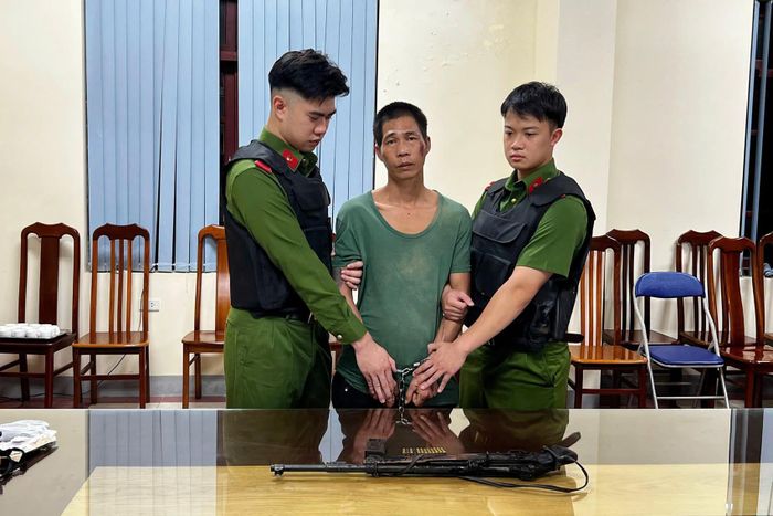 Đối tượng Phương Văn Kỳ cùng tang vật. Ảnh: Công an tỉnh Lạng Sơn