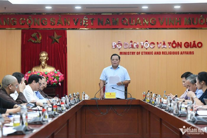Thứ trưởng Bộ Dân tộc và Tôn giáo Nguyễn Hải Trung chủ trì cuộc họp của Tổ công tác liên ngành hướng dẫn, giúp đỡ GHPGVN. Ảnh: Thạch Thảo