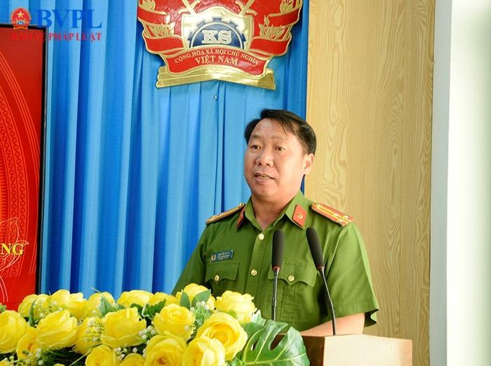  Đại diện Văn phòng Cơ quan CSĐT Công an TP Hồ Chí Minh phát biểu tham luận.