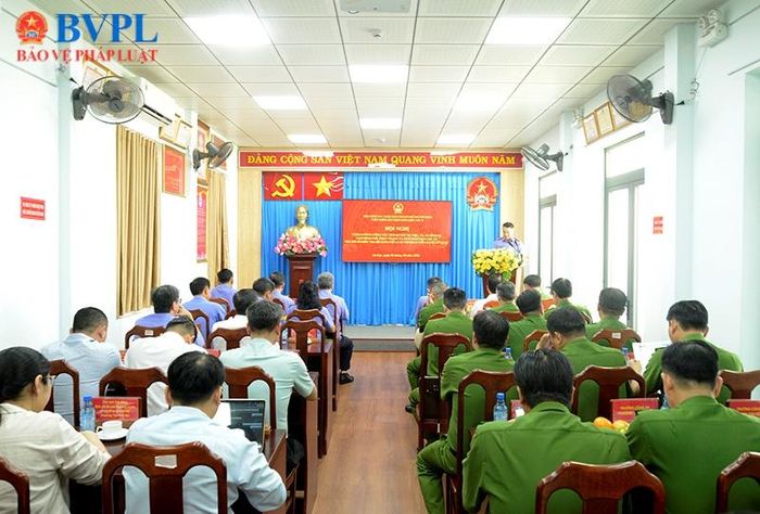  Quang cảnh hội nghị.
