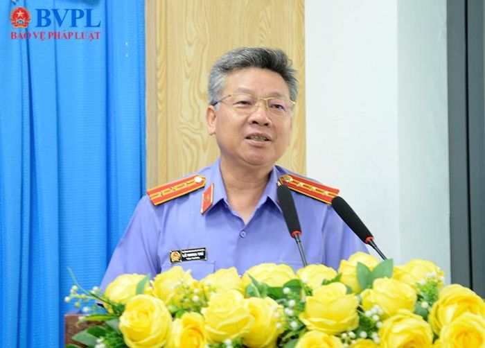  Đồng chí Lê Minh Trí, Viện trưởng VKSND khu vực 9 phát biểu tiếp thu ý kiến chỉ đạo.