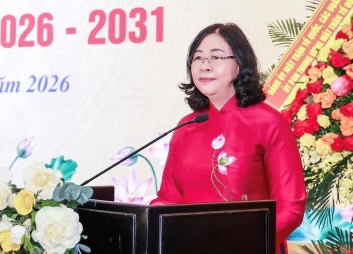  Đồng chí Bùi Thị Minh Hoài, Ủy viên Bộ Chính trị, Bí thư Trung ương Đảng, Chủ tịch Ủy ban Trung ương Mặt trận Tổ quốc Việt Nam phát biểu chỉ đạo.