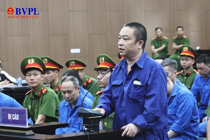 Bị cáo Trần Văn Trường trước bục khai báo.