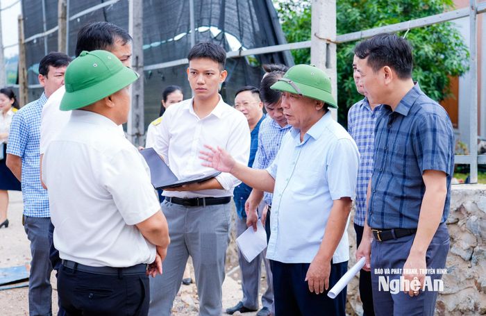 Phó Chủ tịch UBND tỉnh Nguyễn Văn Đệ nhấn mạnh nguyên tắc quản lý bắt buộc đối với các mỏ khoáng sản là toàn bộ khoáng sản khai thác xuất kho phải đi qua trạm cân kết nối dữ liệu về trung tâm của tỉnh. Ảnh: Phạm Bằng