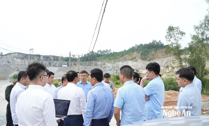 Mỏ đá Rú Cấm của Công ty Cổ phần Phi Hải tại xã Phúc Lộc. Ảnh: Nguyễn Toàn