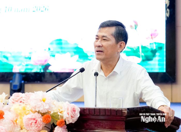 Phó Chủ tịch UBND tỉnh Thái Văn Thành phát biểu tại buổi họp báo. Ảnh: Phạm Bằng