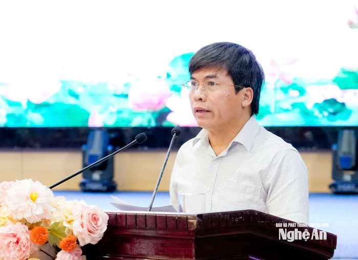 Lãnh đạo Sở Tài chính thông tin tình hình kinh tế - xã hội, quốc phòng, an ninh 9 tháng đầu năm 2026. Ảnh: Phạm Bằng