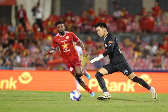 Hàng công của Hồng Lĩnh Hà Tĩnh cần phải được cải thiện trong những vòng đấu tới. Ảnh: VPF.