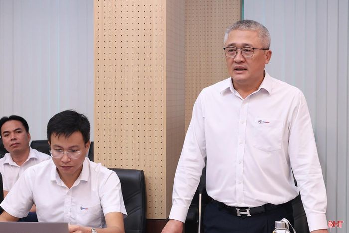 Phó Giám đốc Công ty Điện lực Hà Tĩnh Phạm Việt Thắng đề nghị cần bổ sung quy định về yếu tố điện khi hình thành các cụm công nghiệp để phát triển hạ tầng đồng bộ.