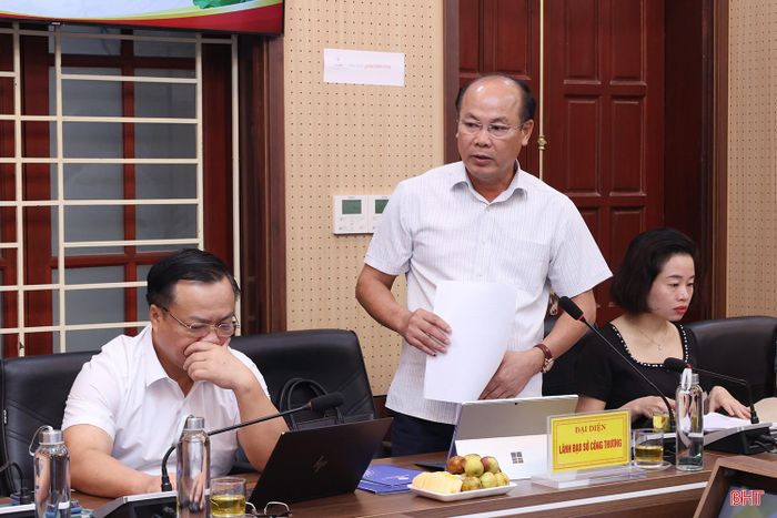 Phó Giám đốc Sở Công Thương Dương Thanh Hoà đề nghị cần có chính sách đặc thù trong phát triển các dự án ngành điện và có chính sách hỗ trợ cụ thể đối với người dân lắp đặt điện mặt trời.