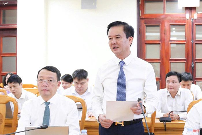 Phó Chủ tịch Thường trực UBND tỉnh Trần Báu Hà phát biểu tại lễ ký kết.