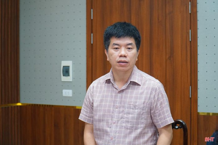 Ông Nguyễn Hồng Cường - Phó Giám đốc Sở Giáo dục và Đào tạo Hà Tĩnh phát biểu tại buổi làm việc.