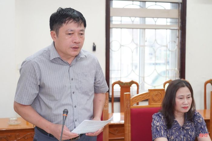 Đồng chí Nguyễn Trường Giang - Chủ tịch UBND xã Sơn Giang đề xuất một số nội dung tại buổi làm việc.
