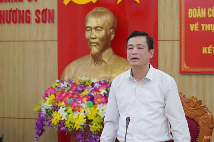 Đồng chí Nguyễn Thành Đồng - Chủ tịch Ủy ban MTTQ tỉnh phát biểu tại buổi làm việc.