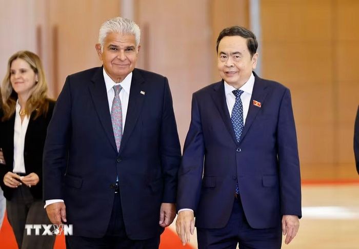 Chủ tịch Quốc hội Trần Thanh Mẫn và Tổng thống Cộng hòa Panama José Raúl Mulino. (Ảnh: Doãn Tấn/TTXVN)