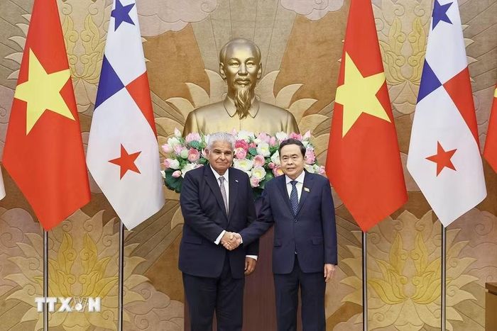 Chủ tịch Quốc hội Trần Thanh Mẫn hội kiến Tổng thống Panama José Raúl Mulino. (Ảnh: Doãn Tấn/TTXVN)