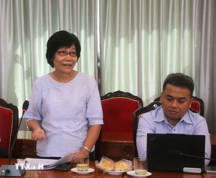 Tiến sỹ, Bác sỹ Dư Thị Ngọc Thu, Trưởng Đơn vị Điều phối ghép các bộ phận cơ thể người, Bệnh viện Chợ Rẫy, góp ý kiến tại Hội nghị. (Ảnh: Hứa Chung/TTXVN)