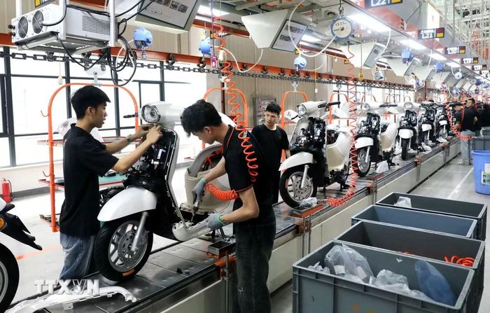 Dây chuyền tại Nhà máy sản xuất thông minh Yadea Việt Nam với quy mô đầu tư hơn 100 triệu USD tại Khu công nghiệp Tân Hưng, Bắc Ninh. (Ảnh: Danh Lam/TTXVN)
